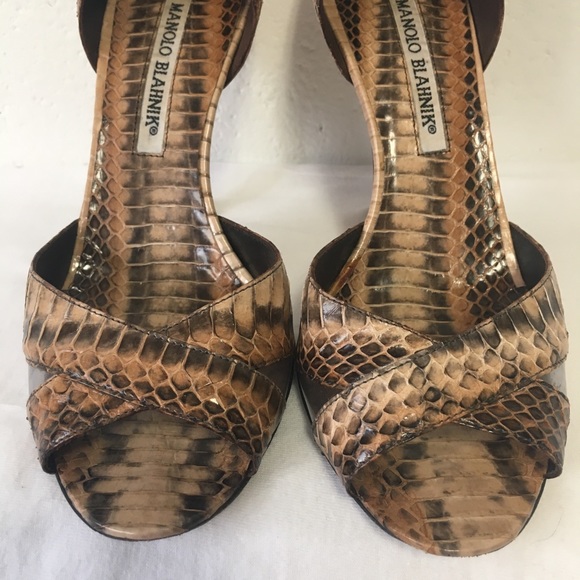MANOLO BLAHNIK • Snakeskin D’Orsay Heels - Picture 10 of 11